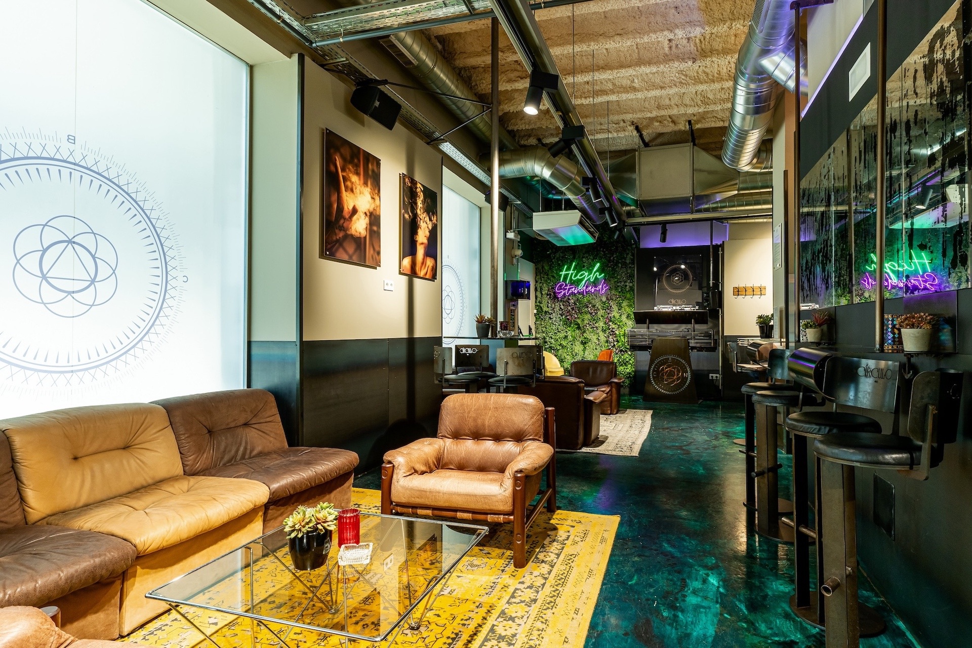 Lounge-Bereich im Cannabis-Club Circulo Barcelona